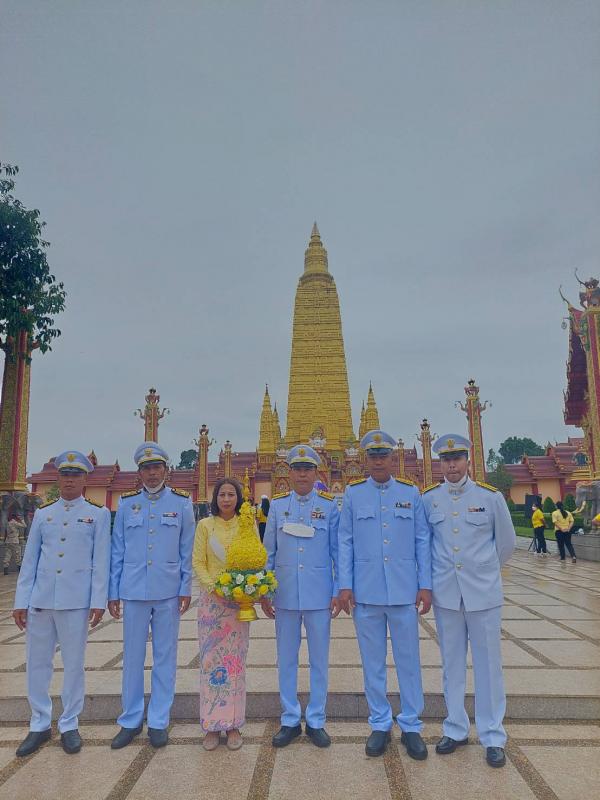 ร่วมพิธีวางพานพุ่มและพิธีถวายบังคม เนื่องในวันชาติ และวันพ่อแห่งชาติ